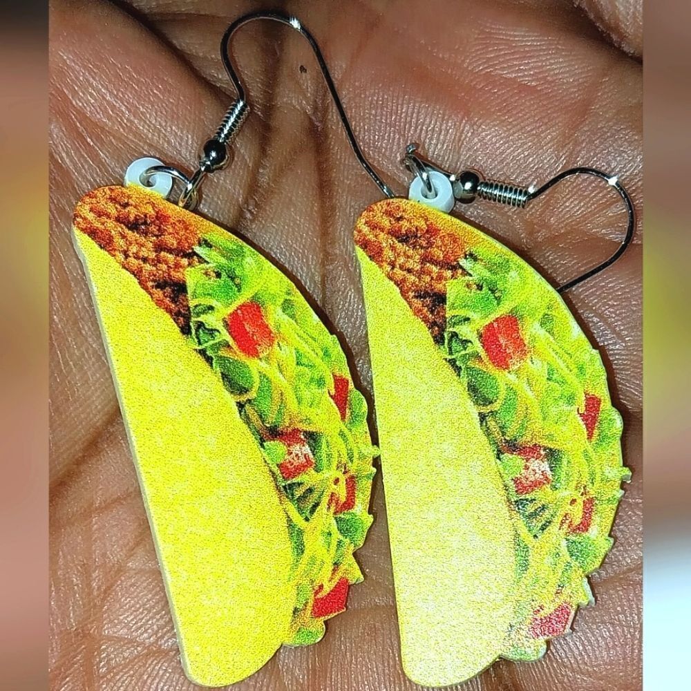 Fun dangling acrylic 5D pendant earrings